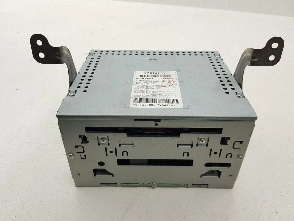 Radio/CD/DVD atskaņotājs/navigācija 8701A261