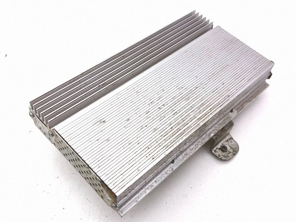 Sound amplifier – Chrysler Grand Voyager V (2007-2015)