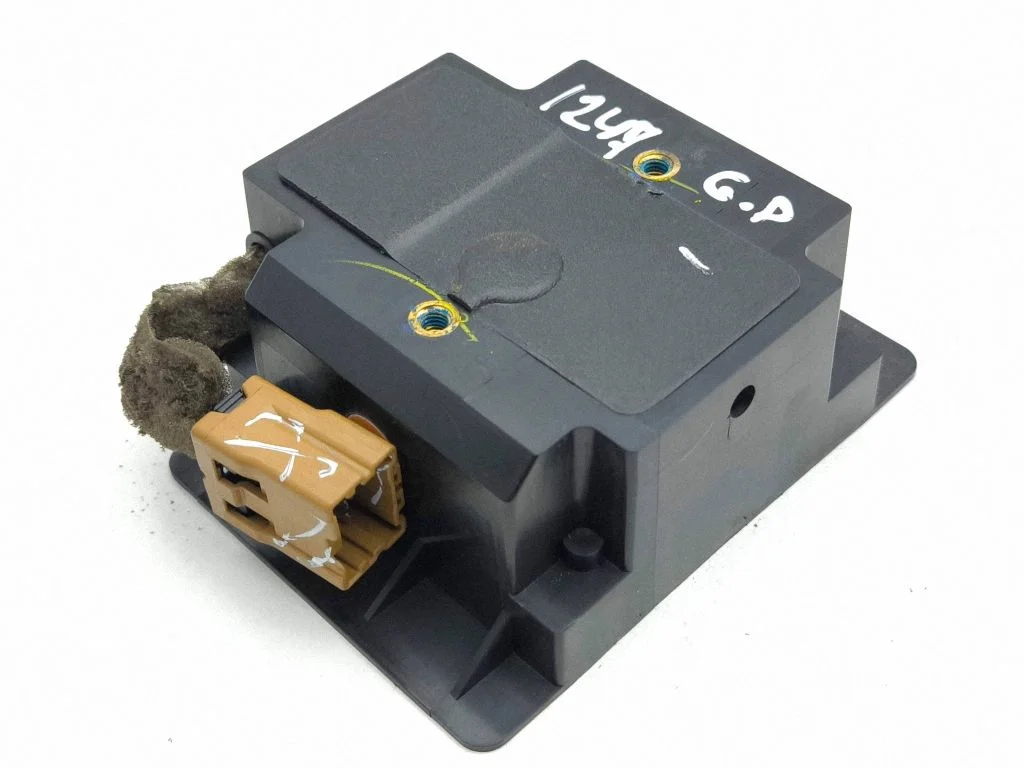 Sound amplifier – Nissan 350Z (2002-2009)