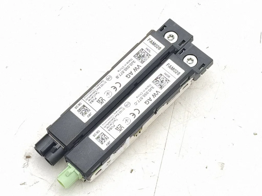Wzmacniacz antenowy 3J0035577C