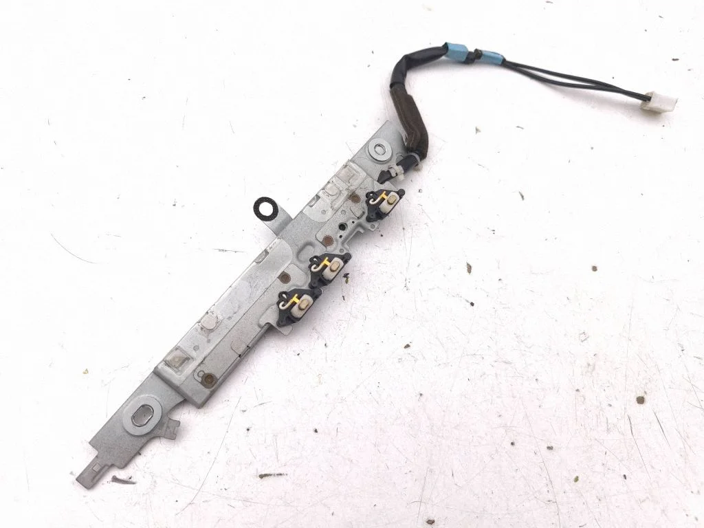 Aerial antenna amplifier – Lexus IS 220D-250-350 (2006-2013)