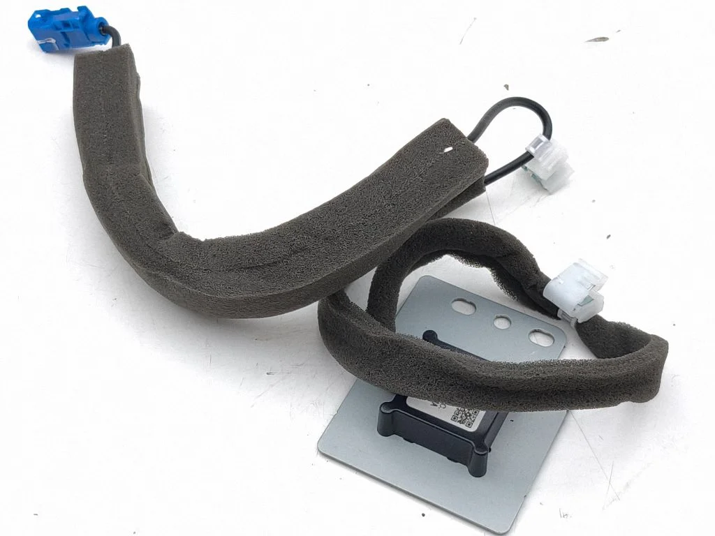 Antenas pastiprinātājs – Nissan Navara D23 (2015-)