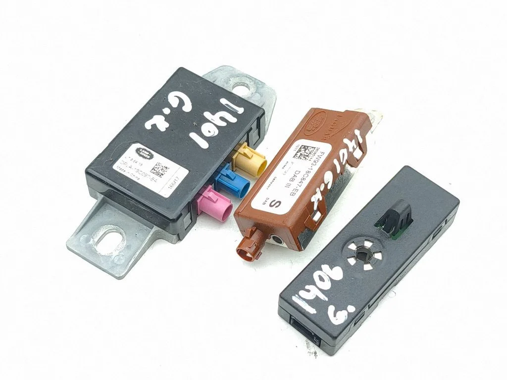 Antenas pastiprinātājs BJ3218K891AA