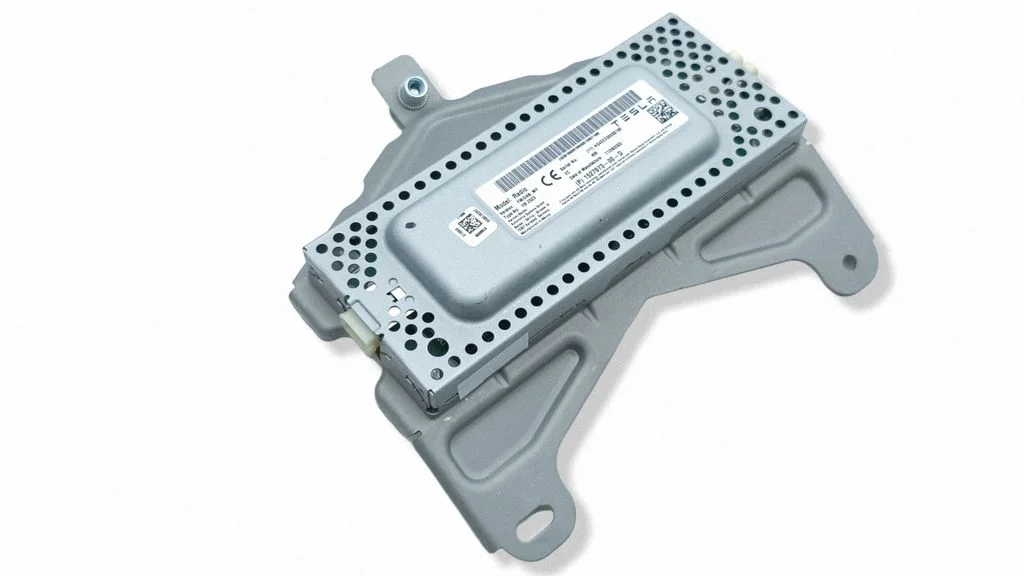 Wzmacniacz antenowy – Tesla Model Y (2020-)