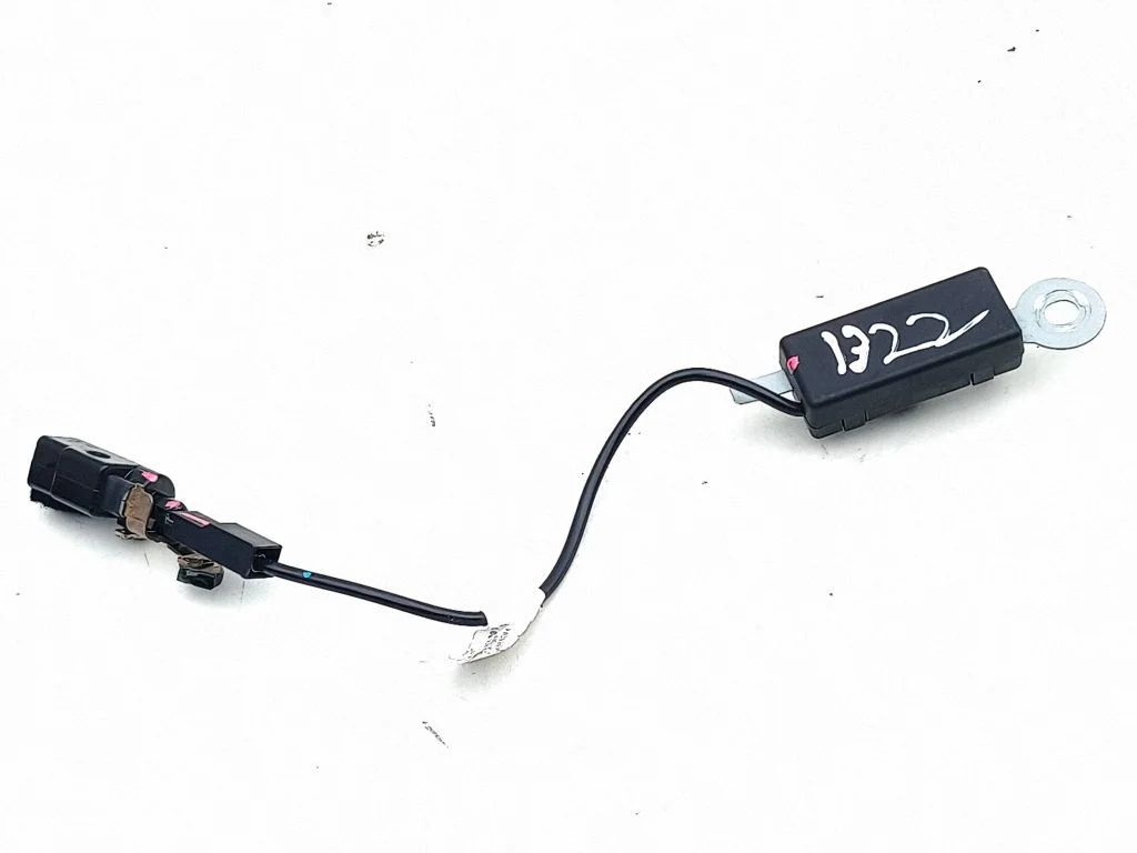 Antenas pastiprinātājs LB5T18K891XC