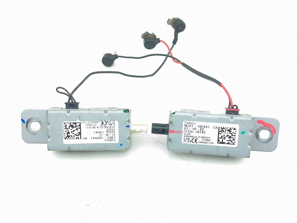 Antenas pastiprinātājs – Ford Mustang Mach-E (2020-)