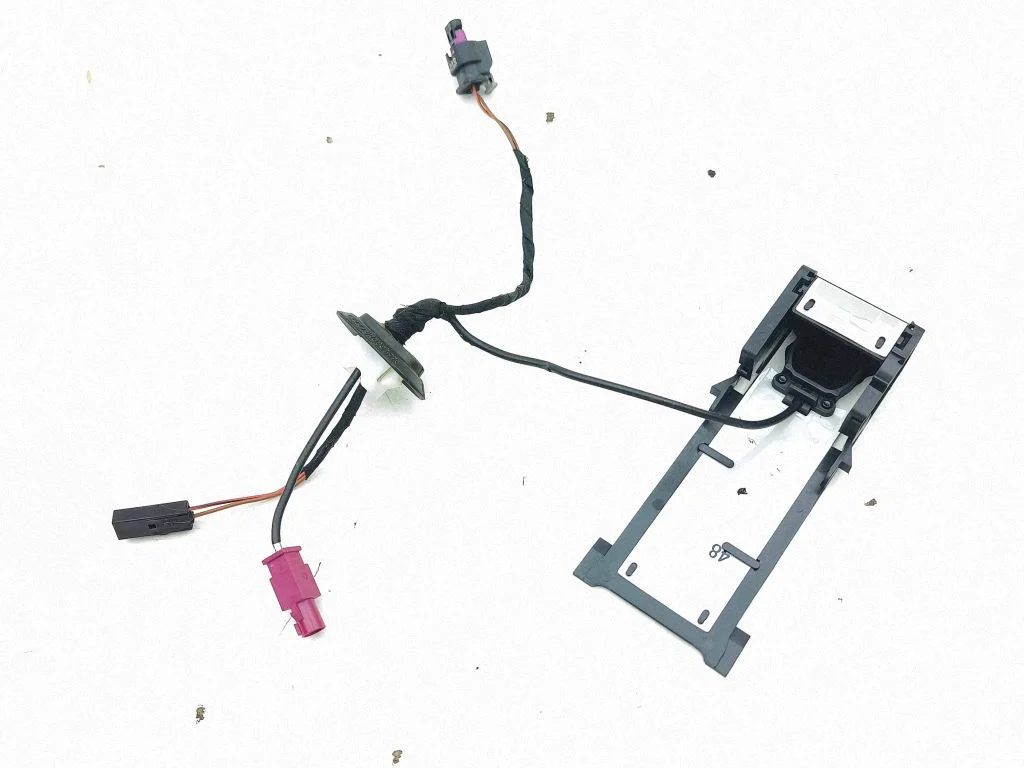 Antenas pastiprinātājs 83A035502