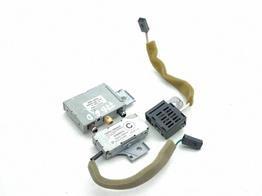 Aerial antenna amplifier – Infiniti Q50 (2014-)