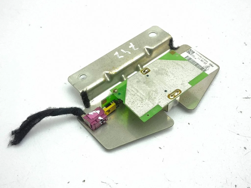 Wzmacniacz antenowy – Porsche Cayenne (92A) (2010-2017)