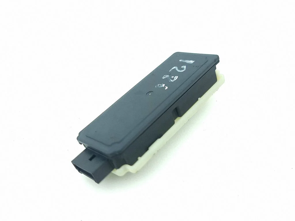 Antenas pastiprinātājs – Mini F65 (2024-)