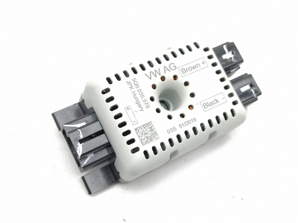Aerial antenna amplifier 5Q0035570