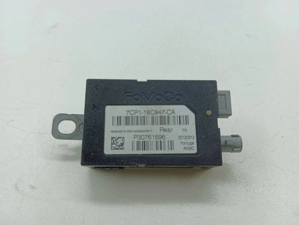 Aerial antenna amplifier 7CP118C847CA