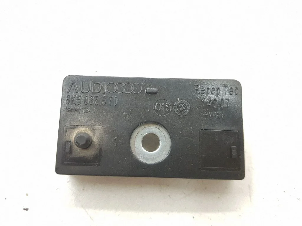 Wzmacniacz antenowy 8K5035570