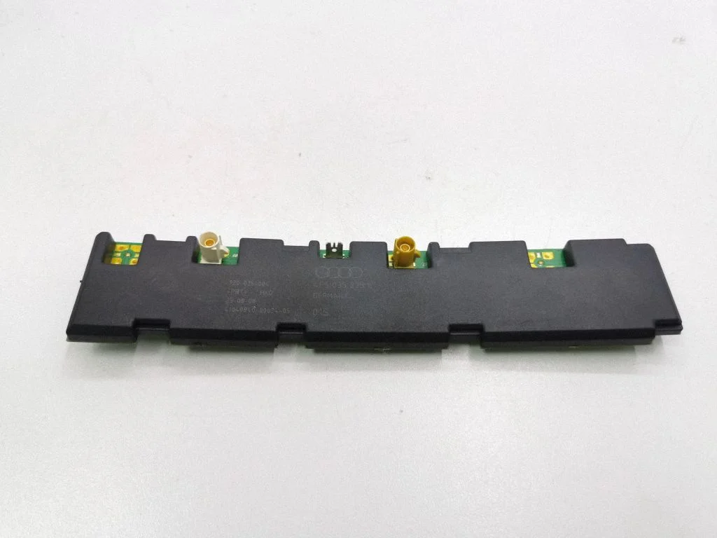 Wzmacniacz antenowy 4F5035225L