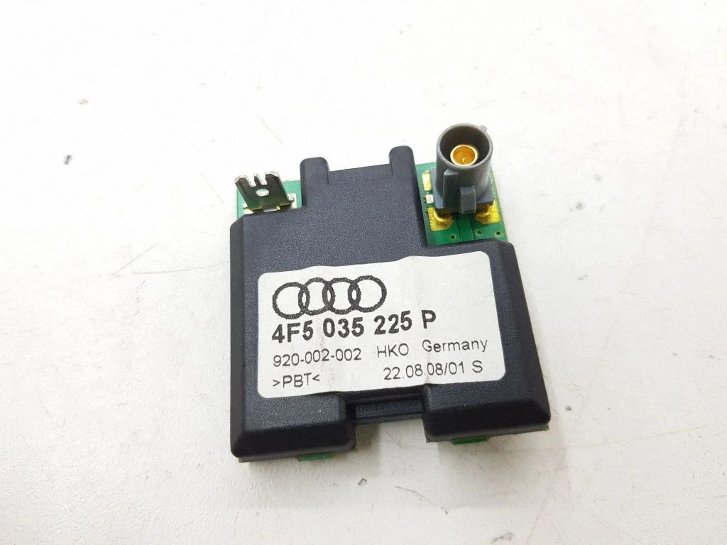 Wzmacniacz antenowy 4F5035225P