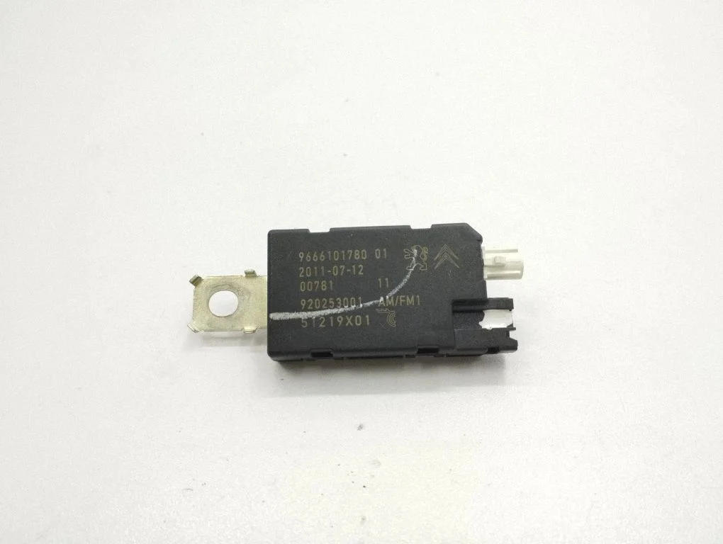 Antenas pastiprinātājs 9666101780