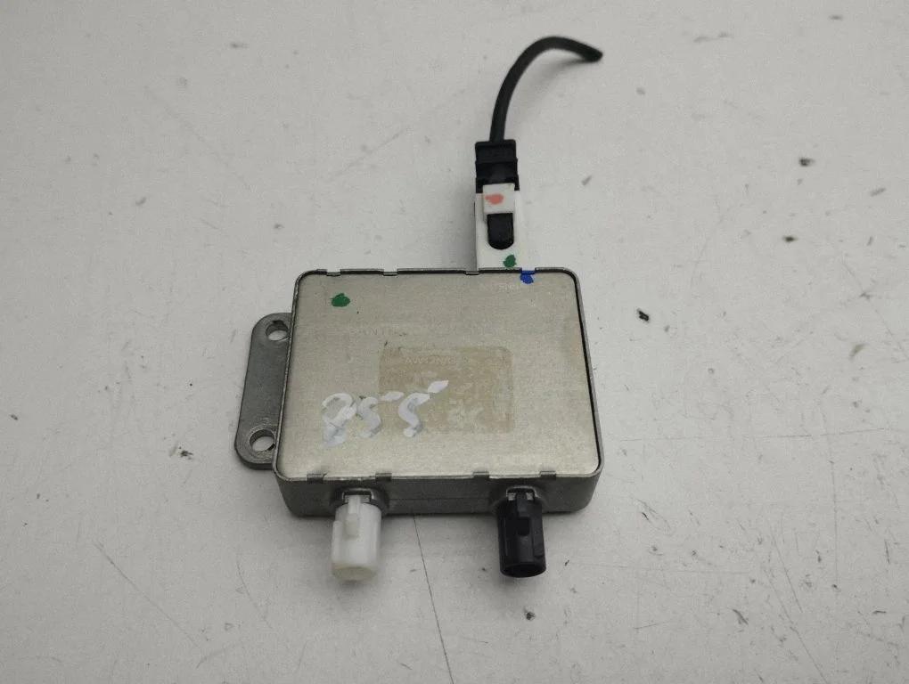 Antenas pastiprinātājs – Mercedes-Benz B klase W246 W242 (2011-2017)