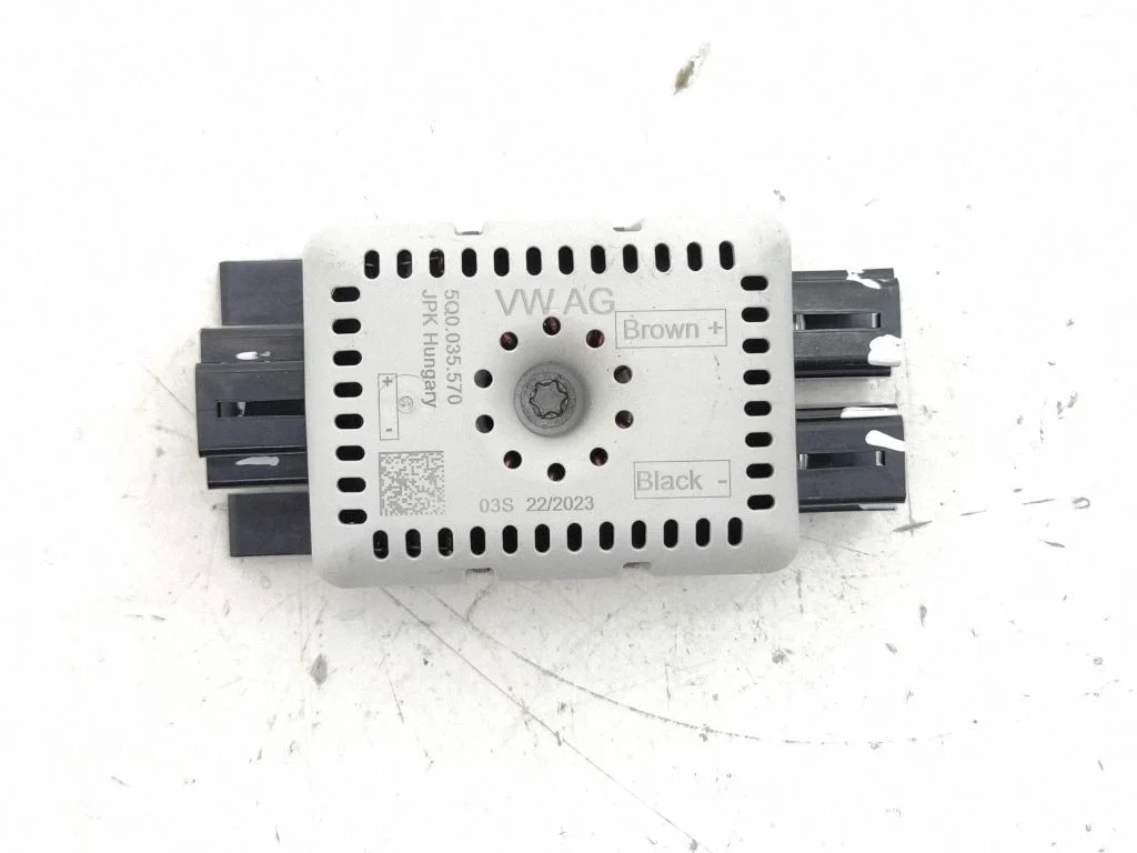 Aerial antenna amplifier 5Q0035570