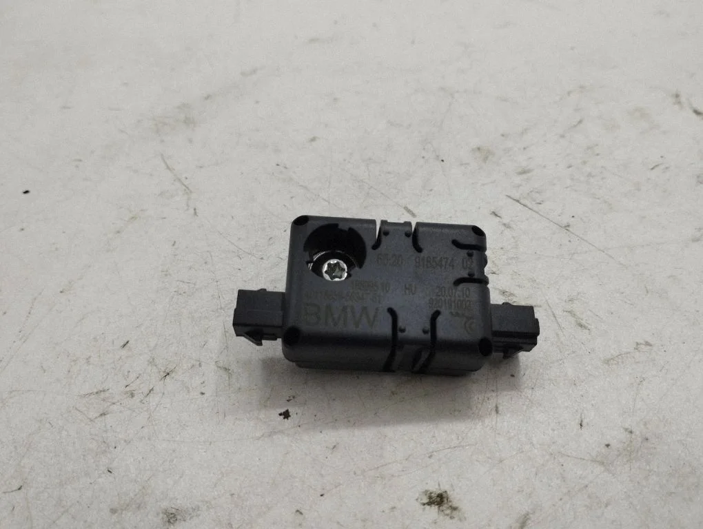 Aerial antenna amplifier – Mini Cooper Countryman R60 (2011-2016)