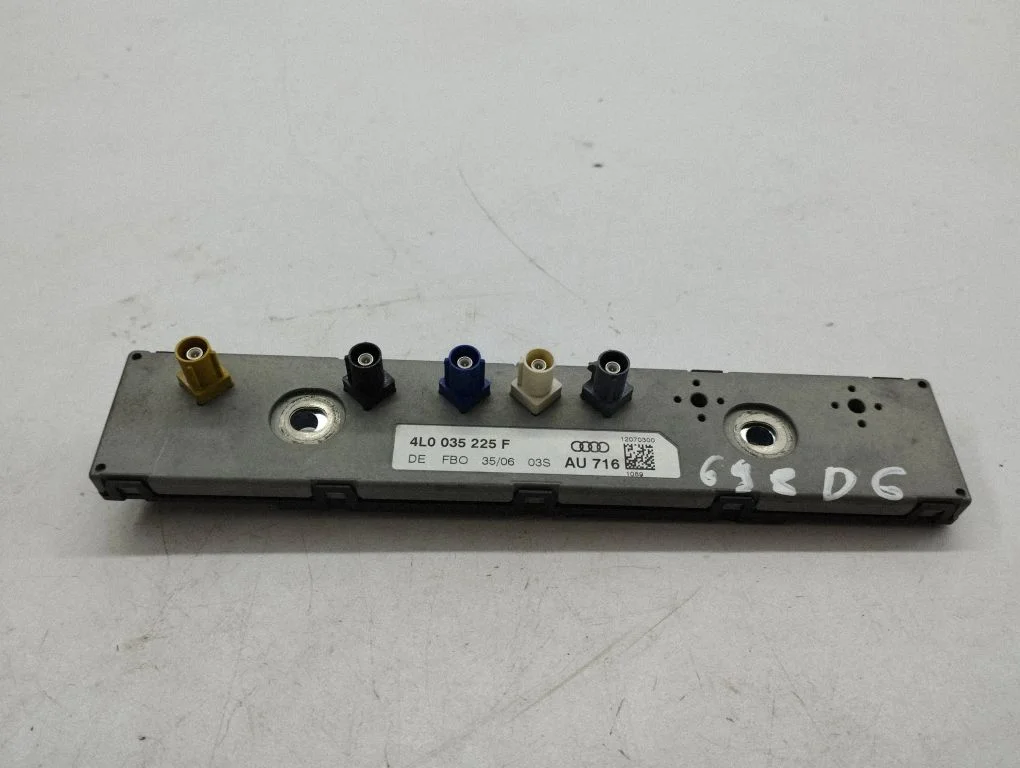Aerial antenna amplifier 4L0035225F