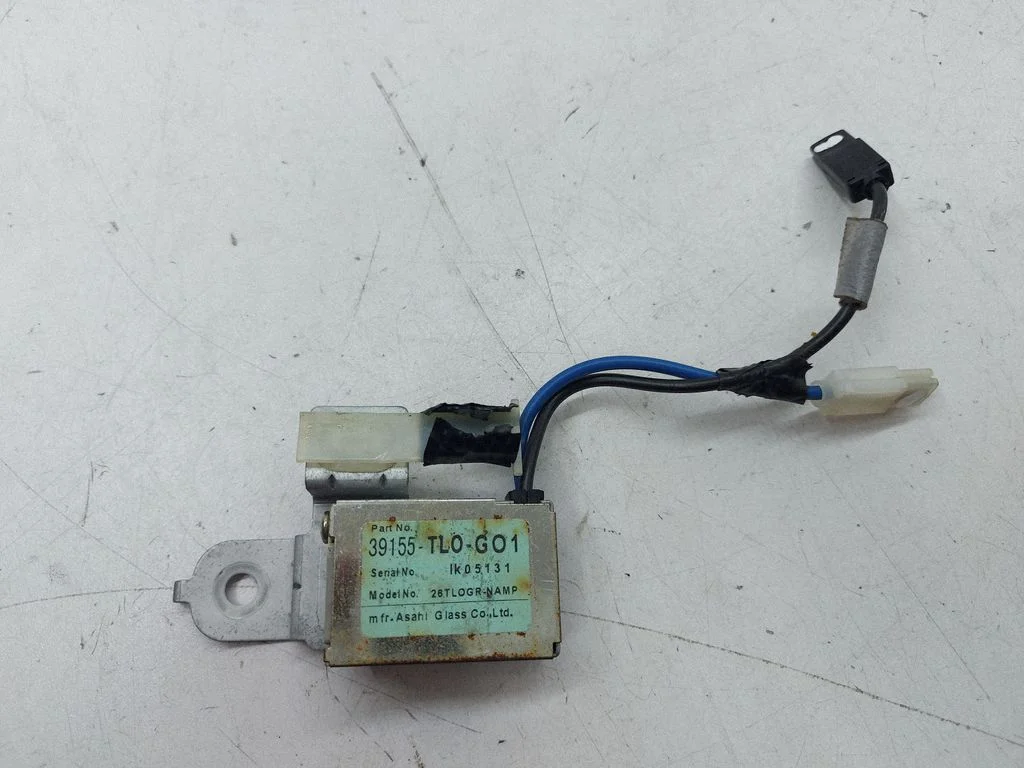 Aerial antenna amplifier – Honda Accord (2008-2016)