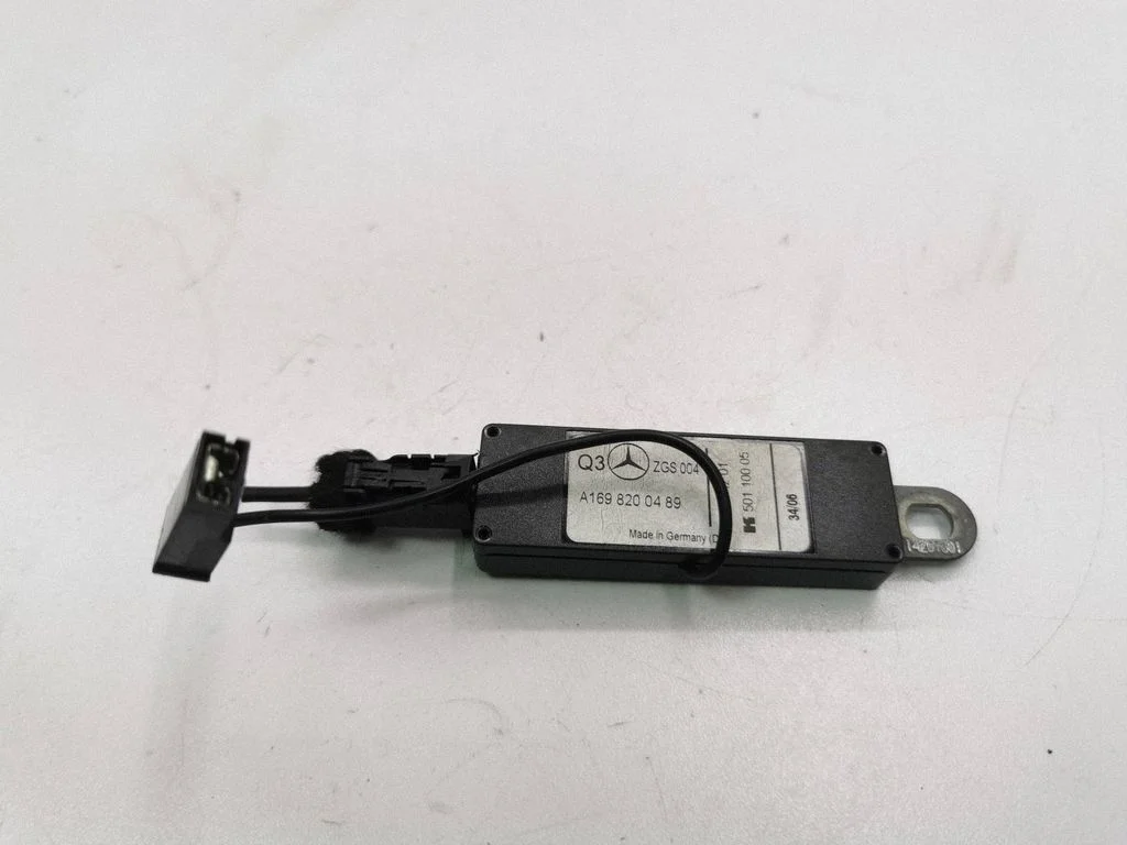 Antenas pastiprinātājs A1698200489