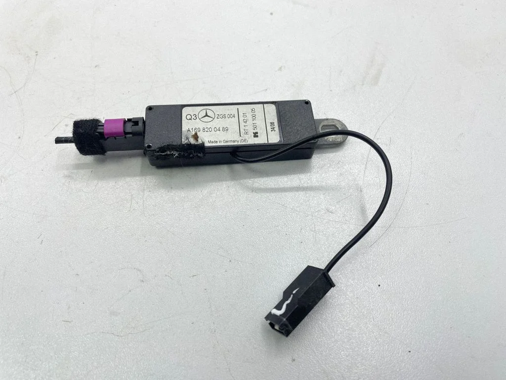 Antenas pastiprinātājs A1698200489