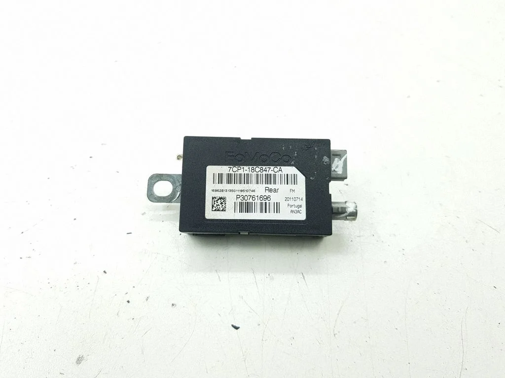 Aerial antenna amplifier 7CP118C847CA