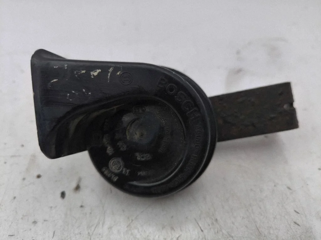 Horn signal – Mercedes-Benz C-Class AMG W204 (2007-2014)