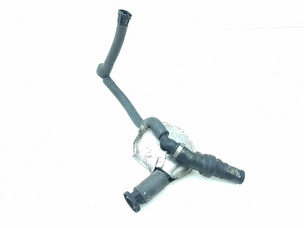 Breather/breather pipe/hose – right