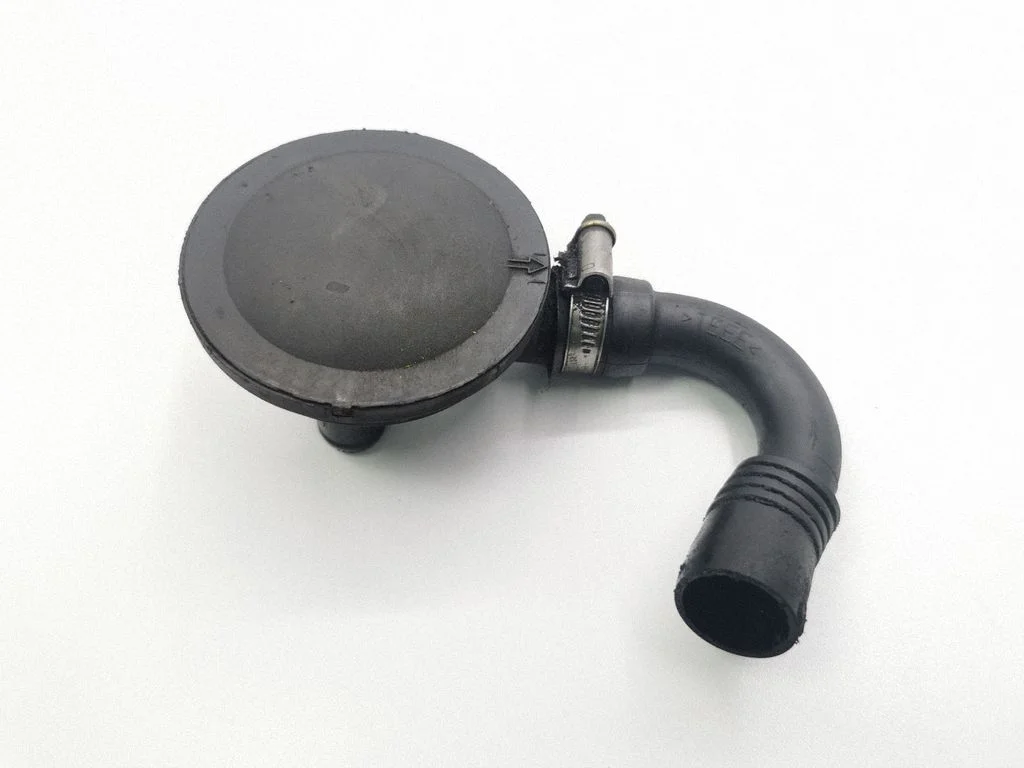 Kartera ventilācija/caurulīte(-s)/šļūtene(-s) 028129101E