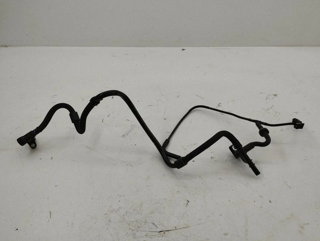 Vacuum line/pipe/hose 04L131552