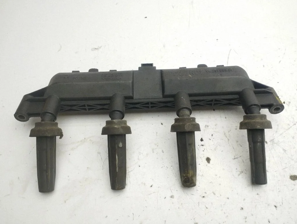 High voltage ignition coil 9628158580