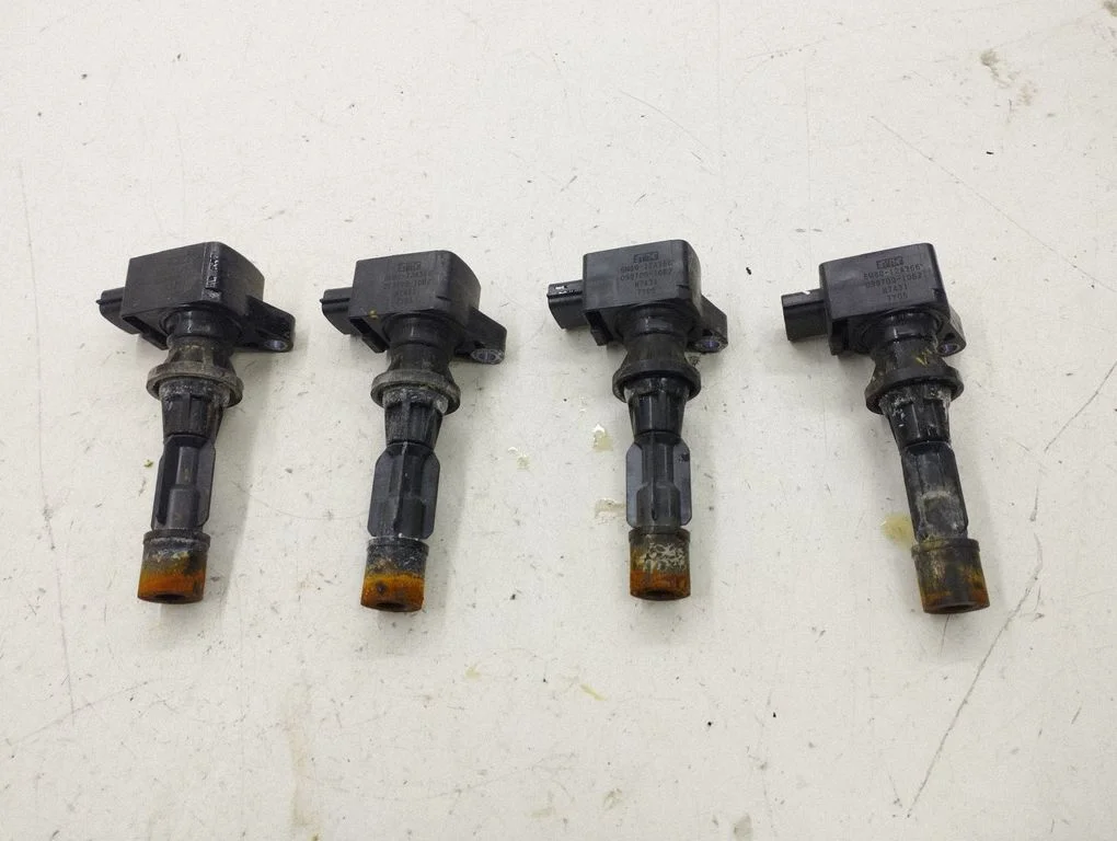 High voltage ignition coil 5M8G12A366