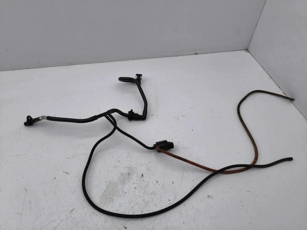 Fuel line/pipe/hose – BMW 5 Series F10 F11 (2009-2016)