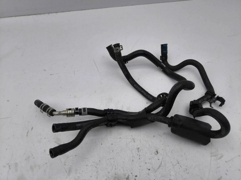 Fuel line/pipe/hose 8W0201729