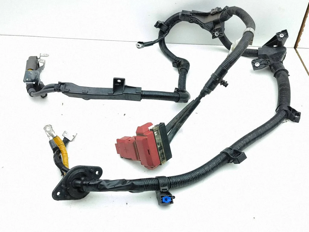 Motora vadu instalācija 3697057T00