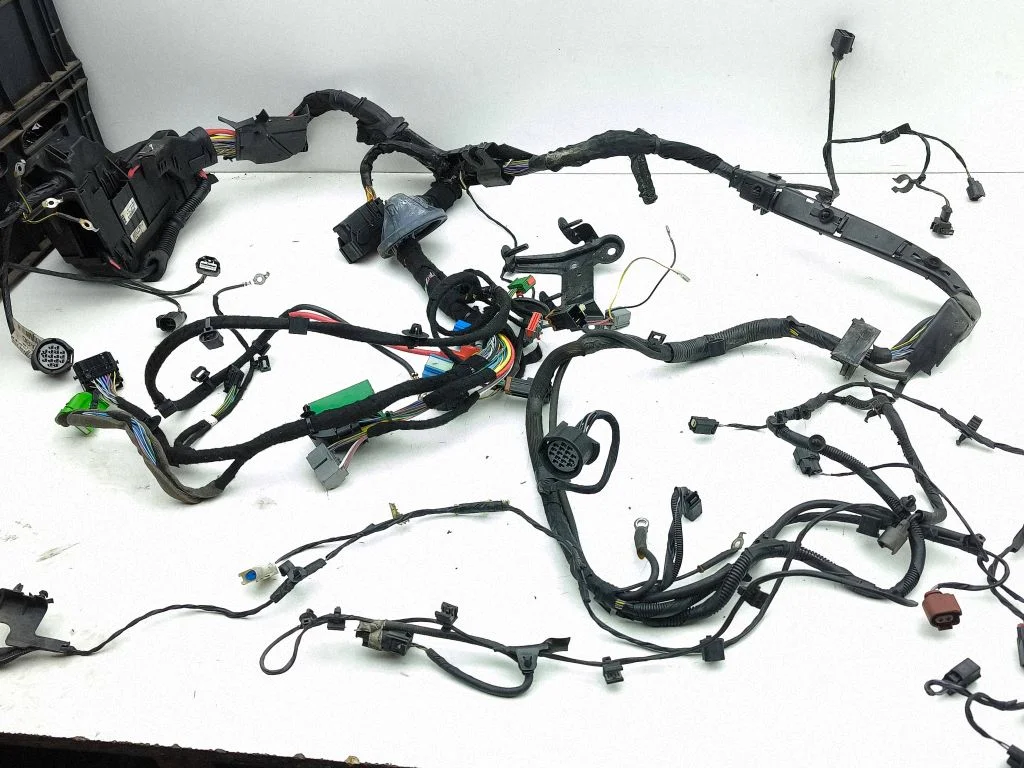Engine installation wiring loom 6G9T14A390