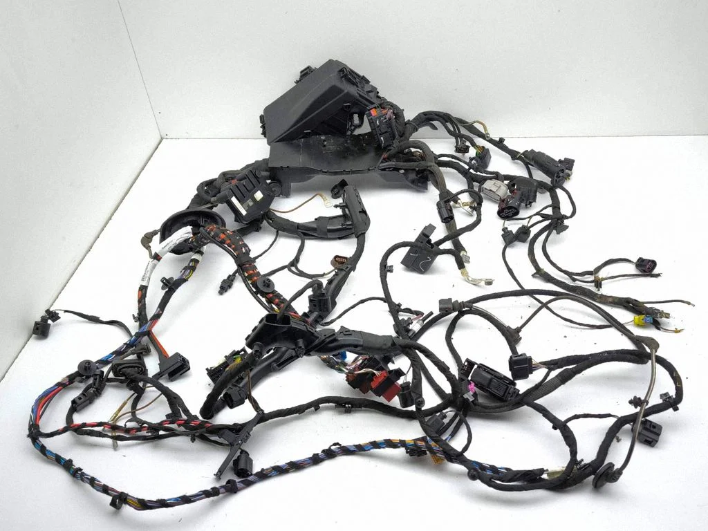 Engine installation wiring loom 5WA971879