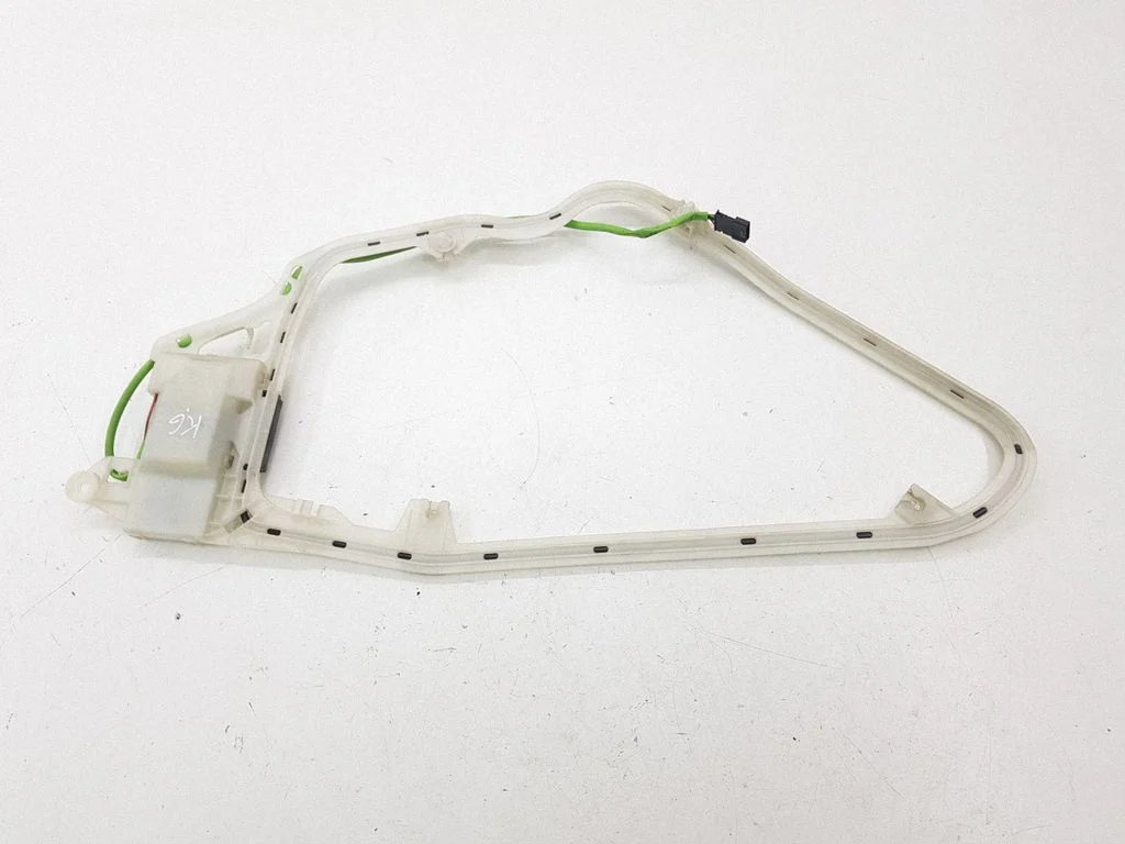 Interior comfort aerial antenna – rear left