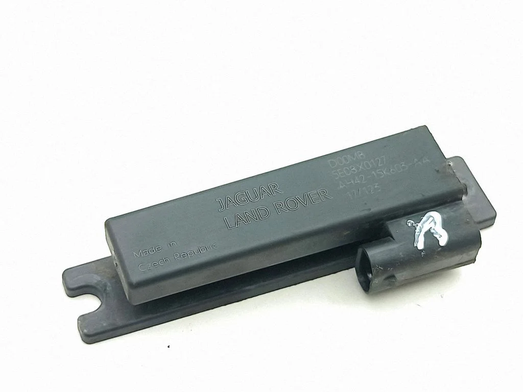 Interior comfort aerial antenna – Jaguar F-Pace (2016-)