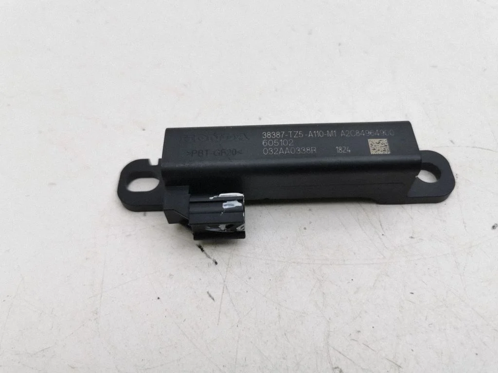 Interior comfort aerial antenna 38387TZ5A110M1