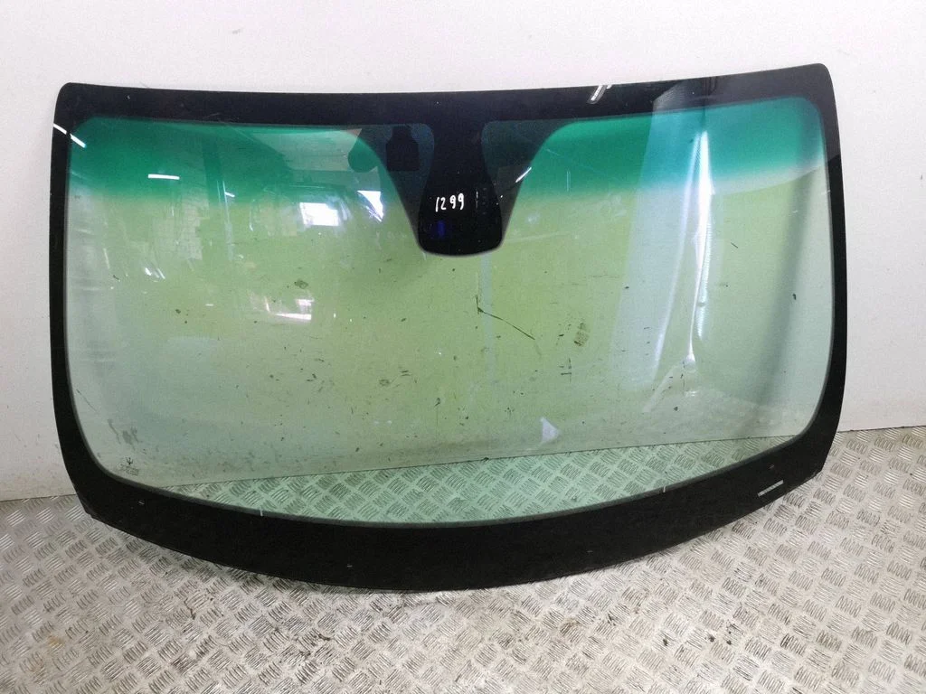 Front windscreen/windshield window