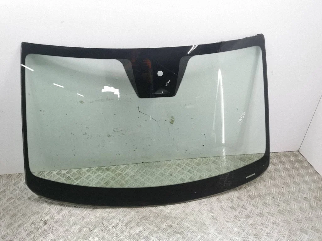 Front windscreen/windshield window