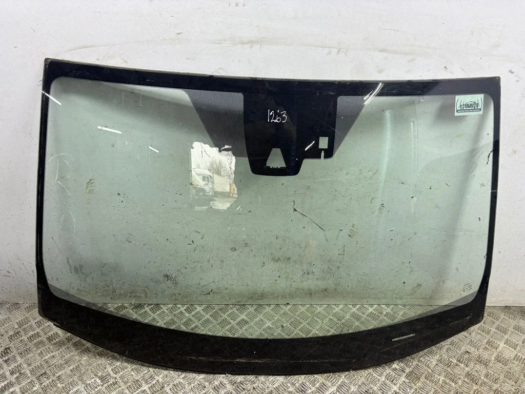 Front windscreen/windshield window