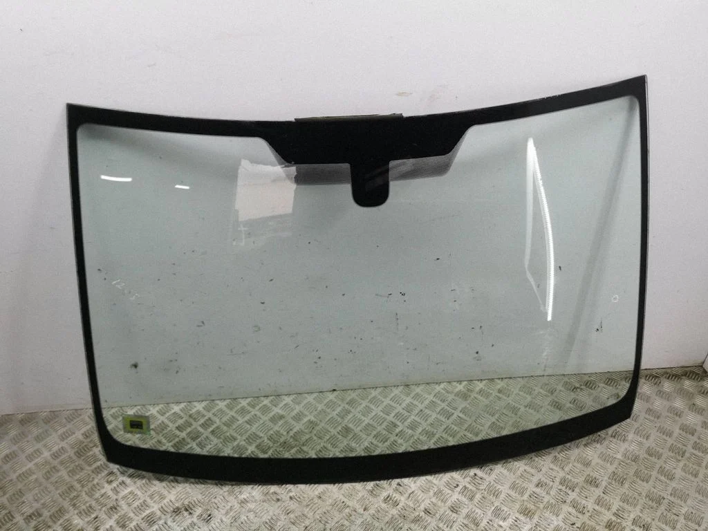 Front windscreen/windshield window