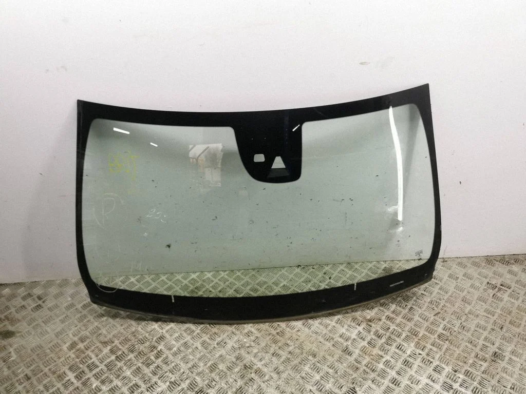 Front windscreen/windshield window