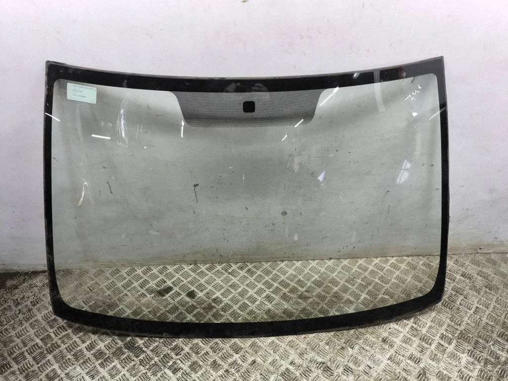 Front windscreen/windshield window – Toyota Matrix (E130) (2001-2008)