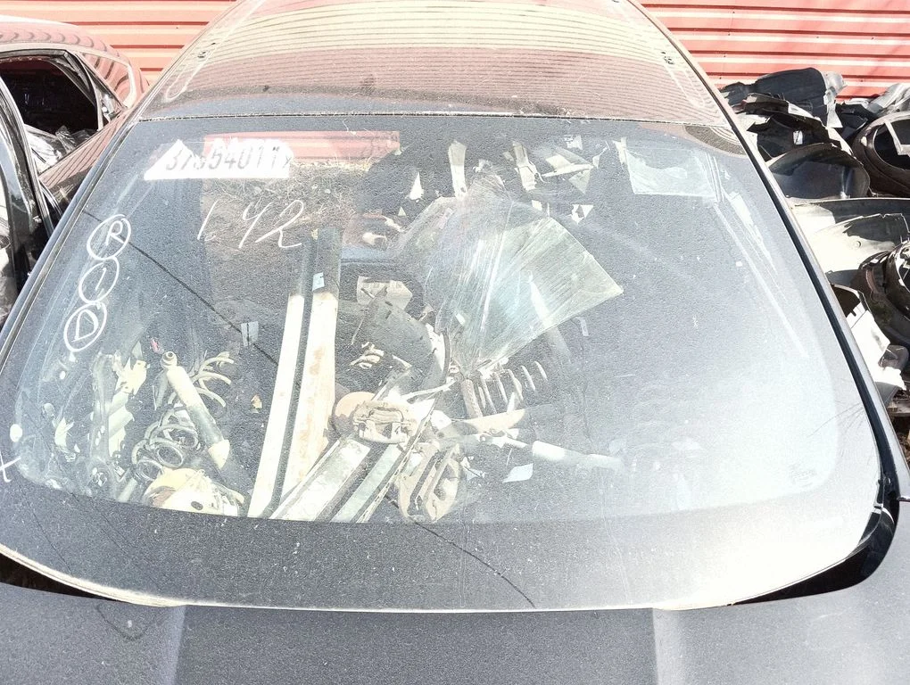 Front windscreen/windshield window