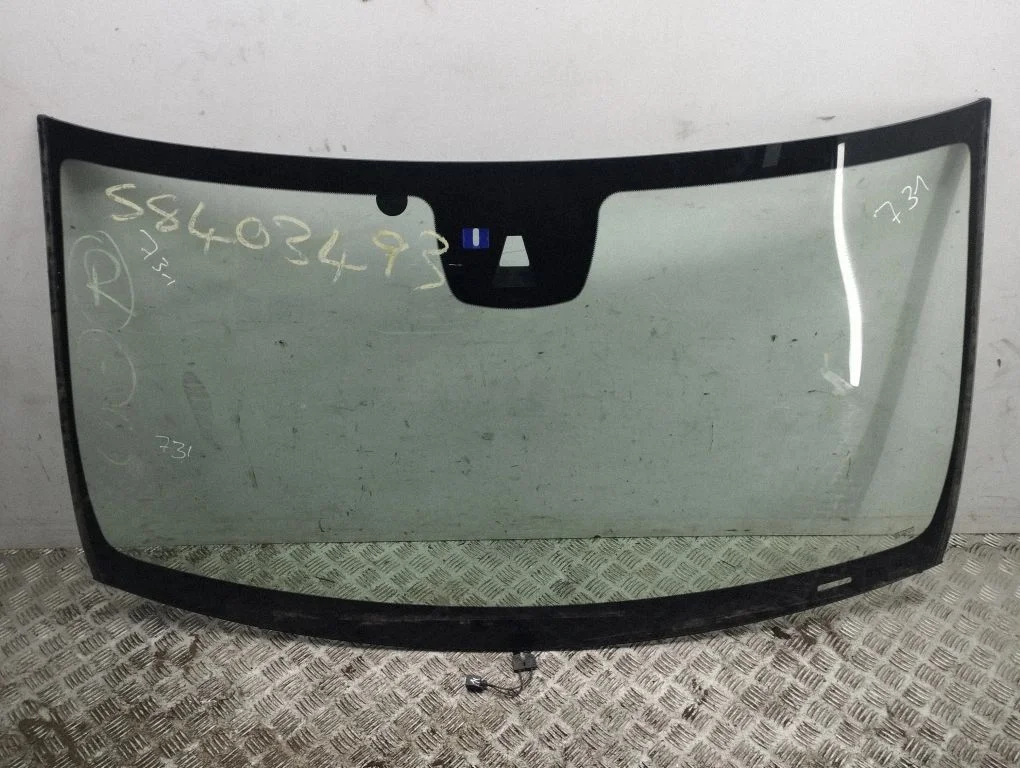 Front windscreen/windshield window